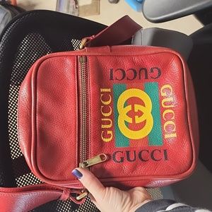 Gucci logo zip messenger bag small